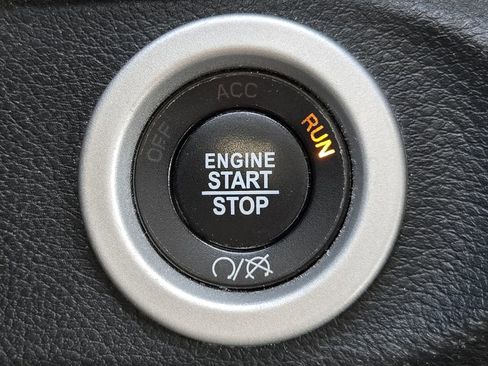 Used 2017 RAM 2500 Laramie w/ Convenience Group image 9