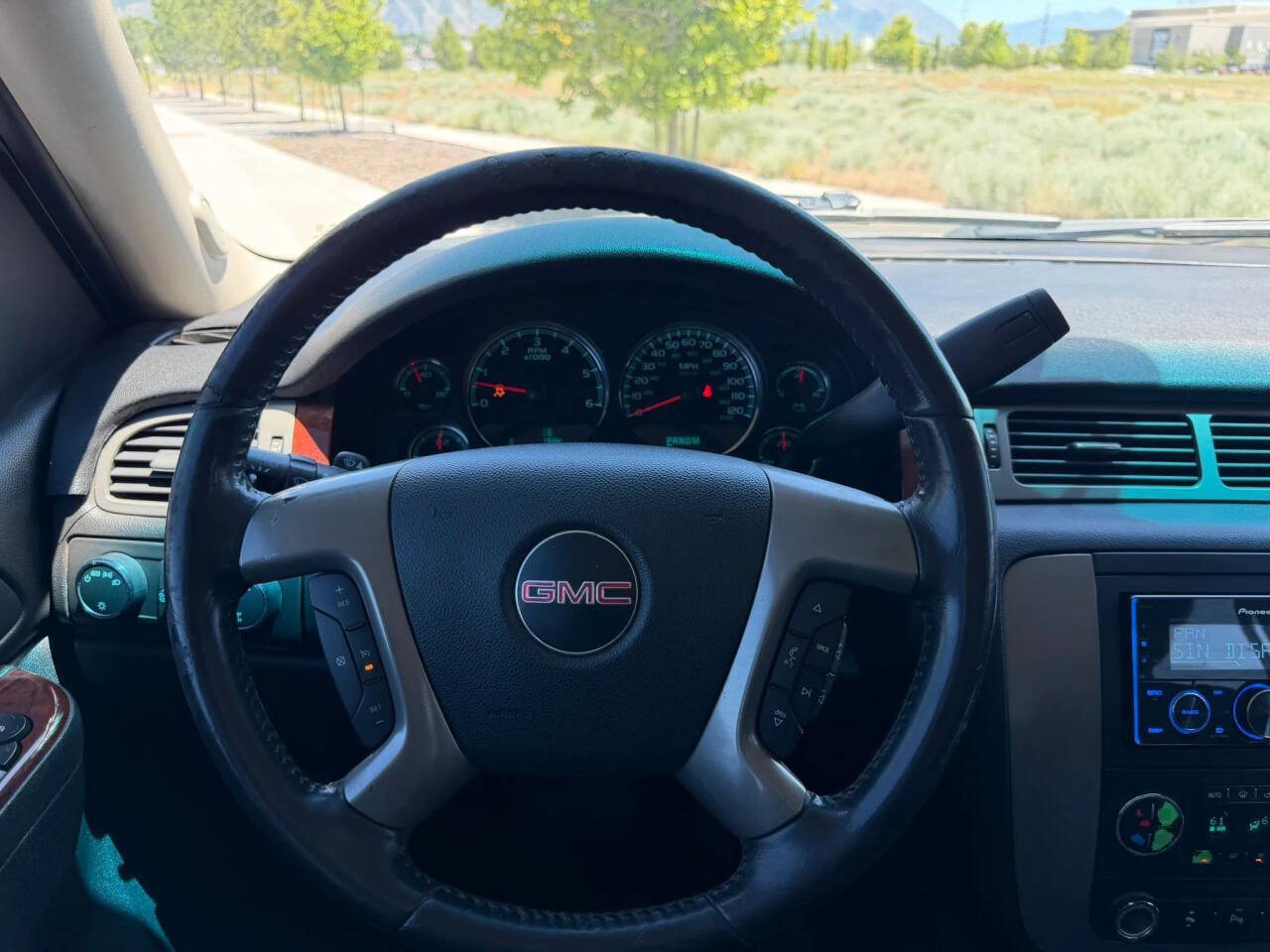 Used 2012 GMC Yukon SLT AWD/4WD image 27