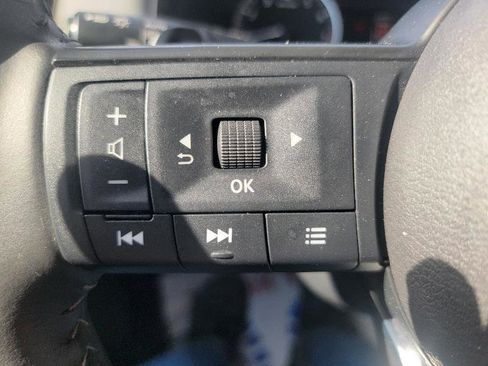 Used 2025 Nissan Pathfinder SV image 15