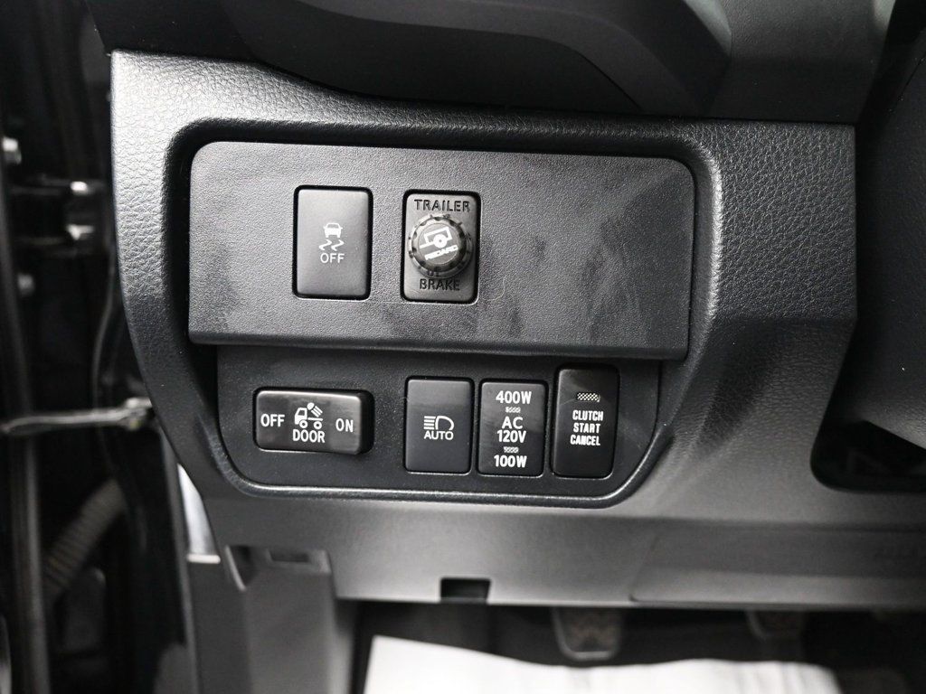 Used 2022 Toyota Tacoma TRD Off-Road AWD/4WD image 19