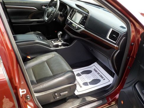 Used 2016 Toyota Highlander Limited Platinum image 27