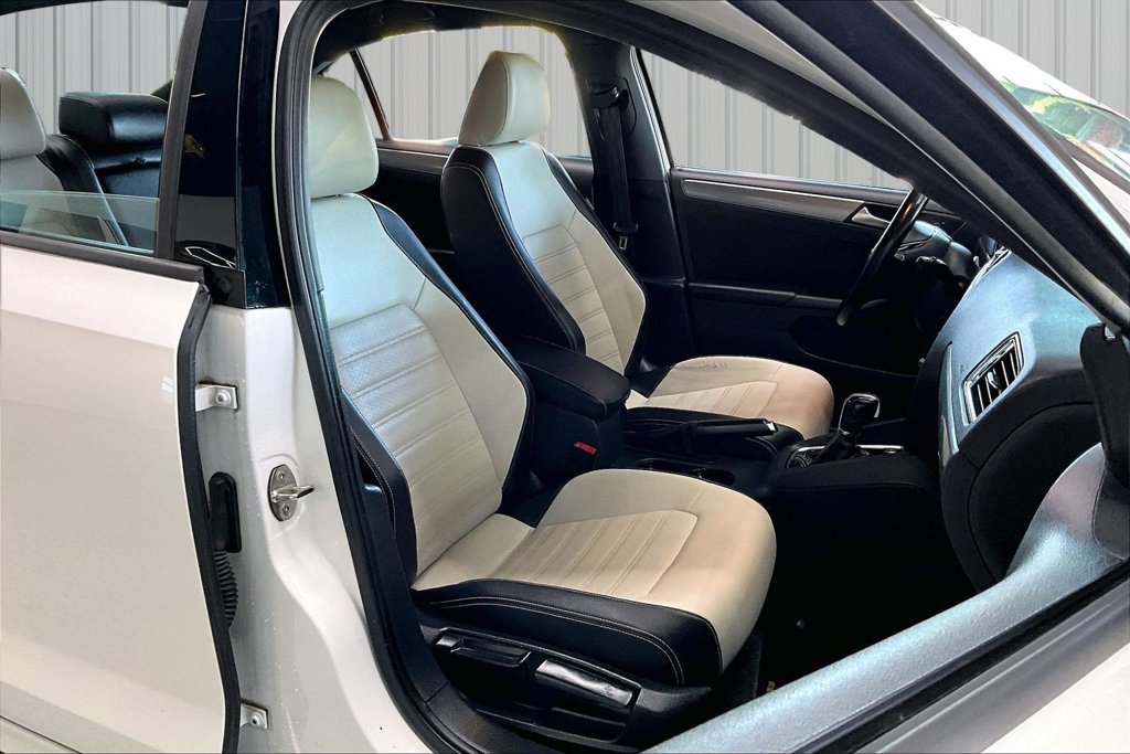 Used 2016 Volkswagen Jetta Sport FWD image 28