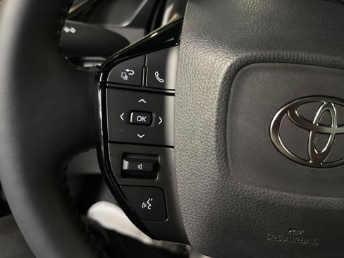 Used 2024 Toyota Prius XLE AWD/4WD image 18