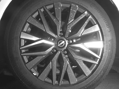 Used 2025 Nissan Altima 2.5 SV FWD image 14