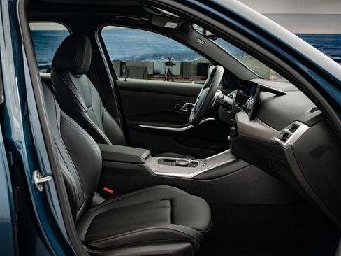 Certified 2025 BMW 330i xDrive Sedan image 24