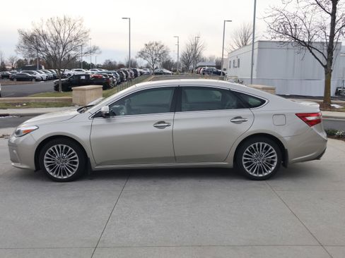 Used 2016 Toyota Avalon Limited image 6