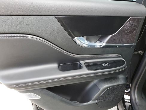 New 2026 Lincoln Corsair Reserve w/ Jet Appearance Package FWD image 9