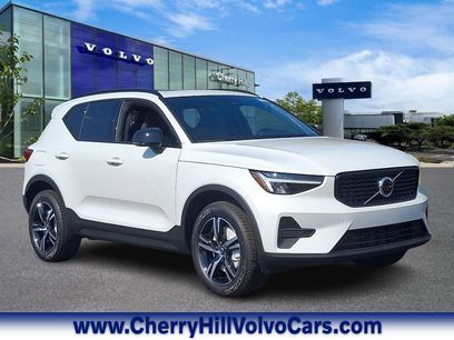 New 2026 Volvo XC40 B5 Core w/ Climate Package