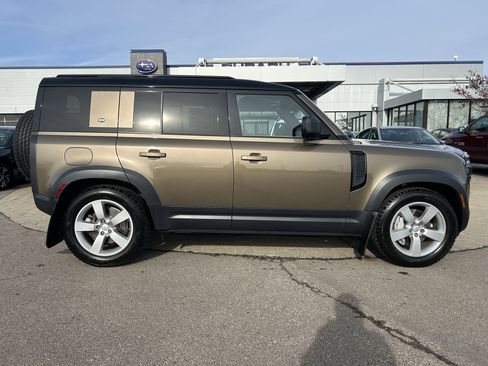 Used 2020 Land Rover Defender 110 HSE image 8