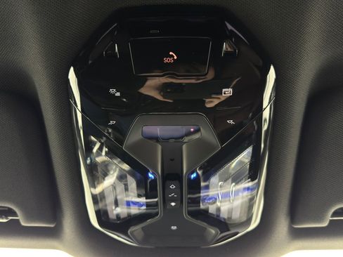 Used 2023 BMW i7 xDrive60 w/ Executive Package 2 image 38