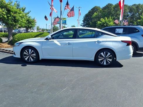 Used 2021 Nissan Altima 2.5 SL FWD image 3