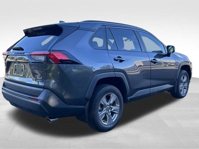 Used 2024 Toyota RAV4 XLE w/ Convenience Package AWD/4WD image 5
