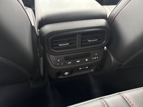 Used 2025 Honda Pilot Black Edition image 20
