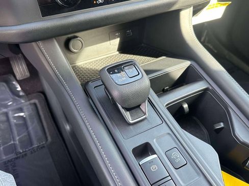 Certified 2025 Nissan Pathfinder S image 29