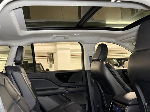 New 2025 Lincoln Aviator Premiere image 6