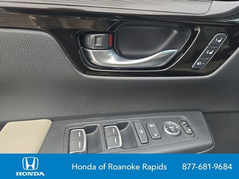 Used 2025 Honda CR-V EX-L image 11