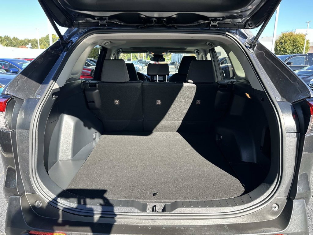 Used 2019 Toyota RAV4 XLE FWD image 10
