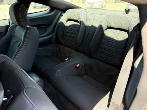 Used 2017 Ford Mustang Coupe RWD image 19