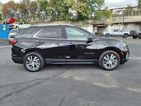 Used 2022 Chevrolet Equinox Premier image 2