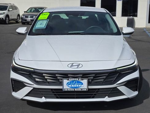 Used 2024 Hyundai Elantra SEL FWD image 2