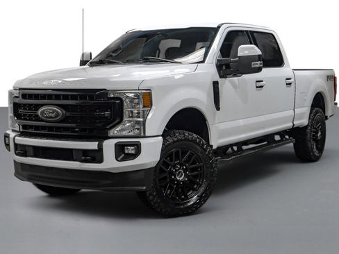 Used 2022 Ford F250 XLT w/ Black Appearance Package AWD/4WD image 4