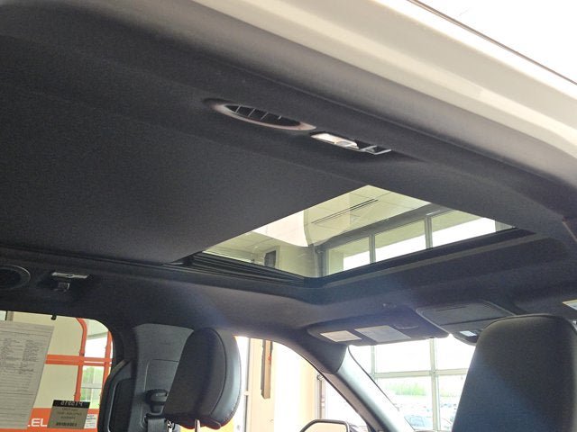 Used 2025 Ford Explorer ST AWD/4WD image 9