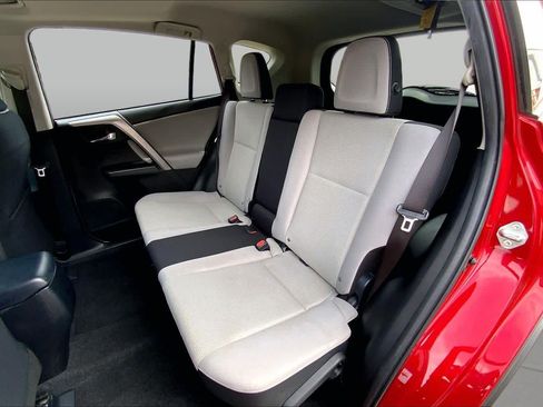 Used 2016 Toyota RAV4 XLE FWD image 21