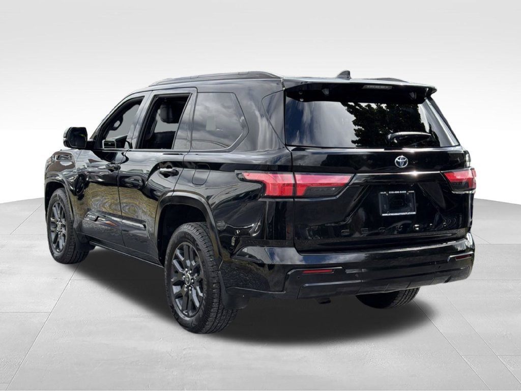 Used 2023 Toyota Sequoia Platinum AWD/4WD image 8