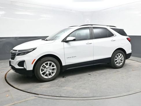 Used 2023 Chevrolet Equinox LT AWD/4WD image 3