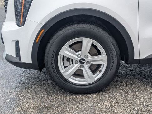 New 2026 Kia Sorento LX FWD image 12