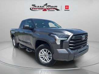Used 2022 Toyota Tundra SR5 w/ SR5 Convenience Package AWD/4WD video 1