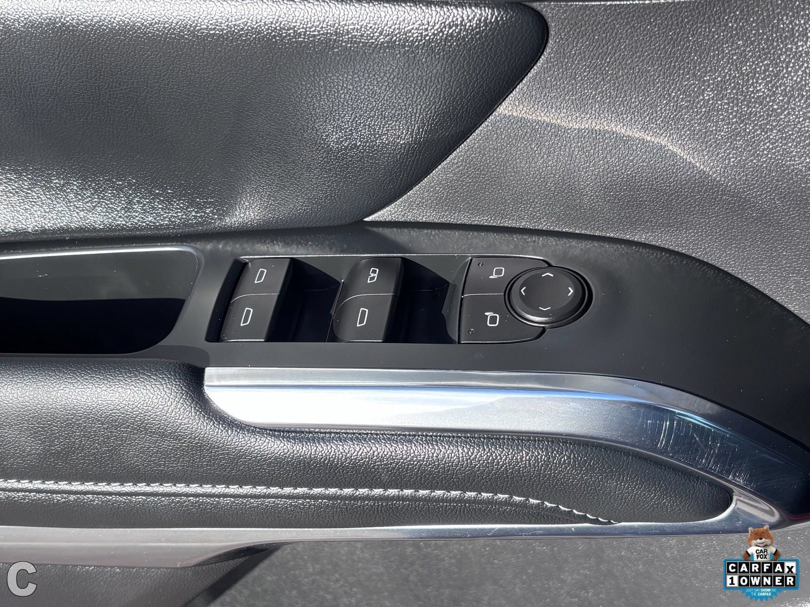 Used 2026 Chevrolet Traverse LT w/ Midnight/Sport Edition FWD image 17