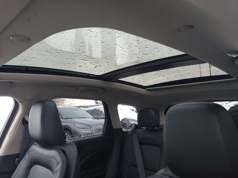 New 2026 Lincoln Corsair Premiere image 11