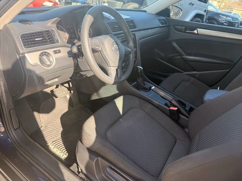 Used 2012 Volkswagen Passat 2.5 S image 11