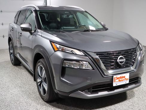 Used 2022 Nissan Rogue SL w/ SL Premium Package image 5