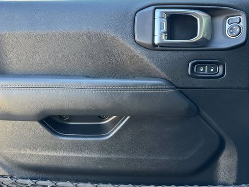 Used 2021 Jeep Wrangler Unlimited Sahara image 10