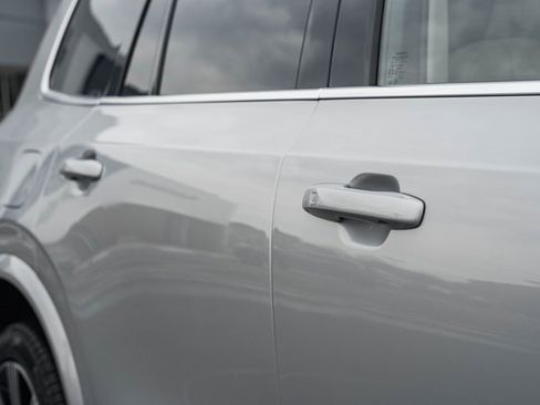 Used 2023 Volvo XC90 B6 Ultimate w/ Protection Package Premier image 17