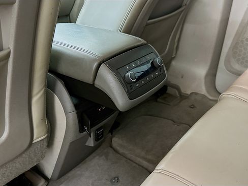 Used 2015 Buick Enclave Leather AWD/4WD image 28
