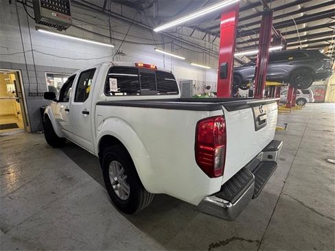 Used 2021 Nissan Frontier SV image 7