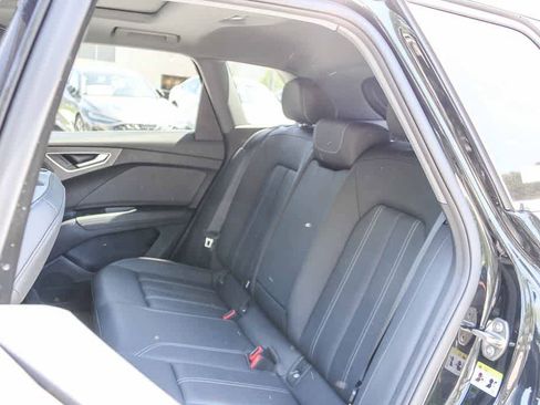 Used 2023 Audi Q4 e-tron Premium Plus w/ Premium Plus image 17