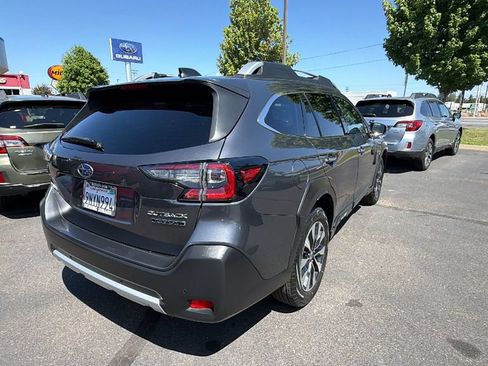 Used 2025 Subaru Outback Touring XT AWD/4WD image 4