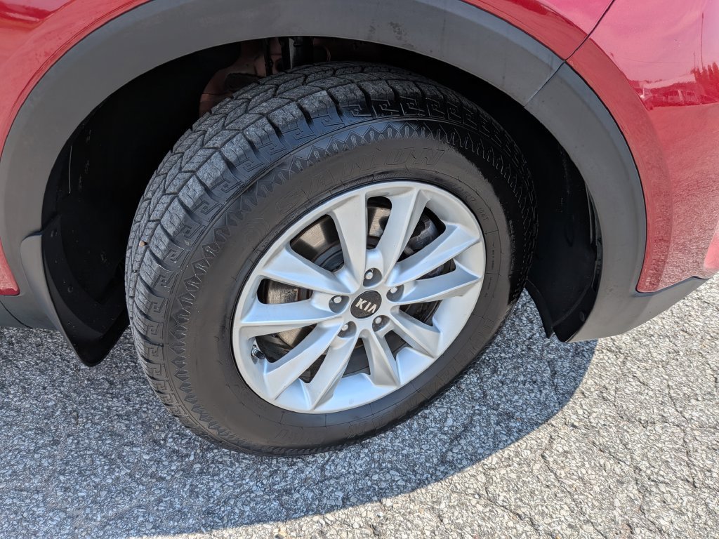 Used 2020 Kia Sorento LX FWD image 8