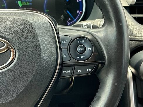 Used 2020 Toyota RAV4 Limited AWD/4WD image 23