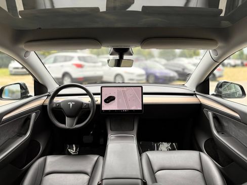 Used 2023 Tesla Model Y Long Range AWD/4WD image 2