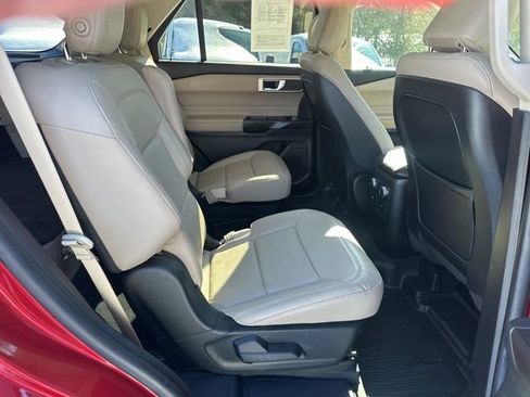 Used 2020 Ford Explorer XLT w/ Equipment Group 202A image 13