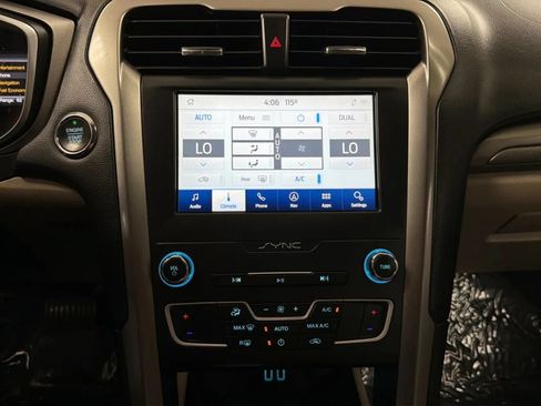 Used 2020 Ford Fusion SE FWD image 14