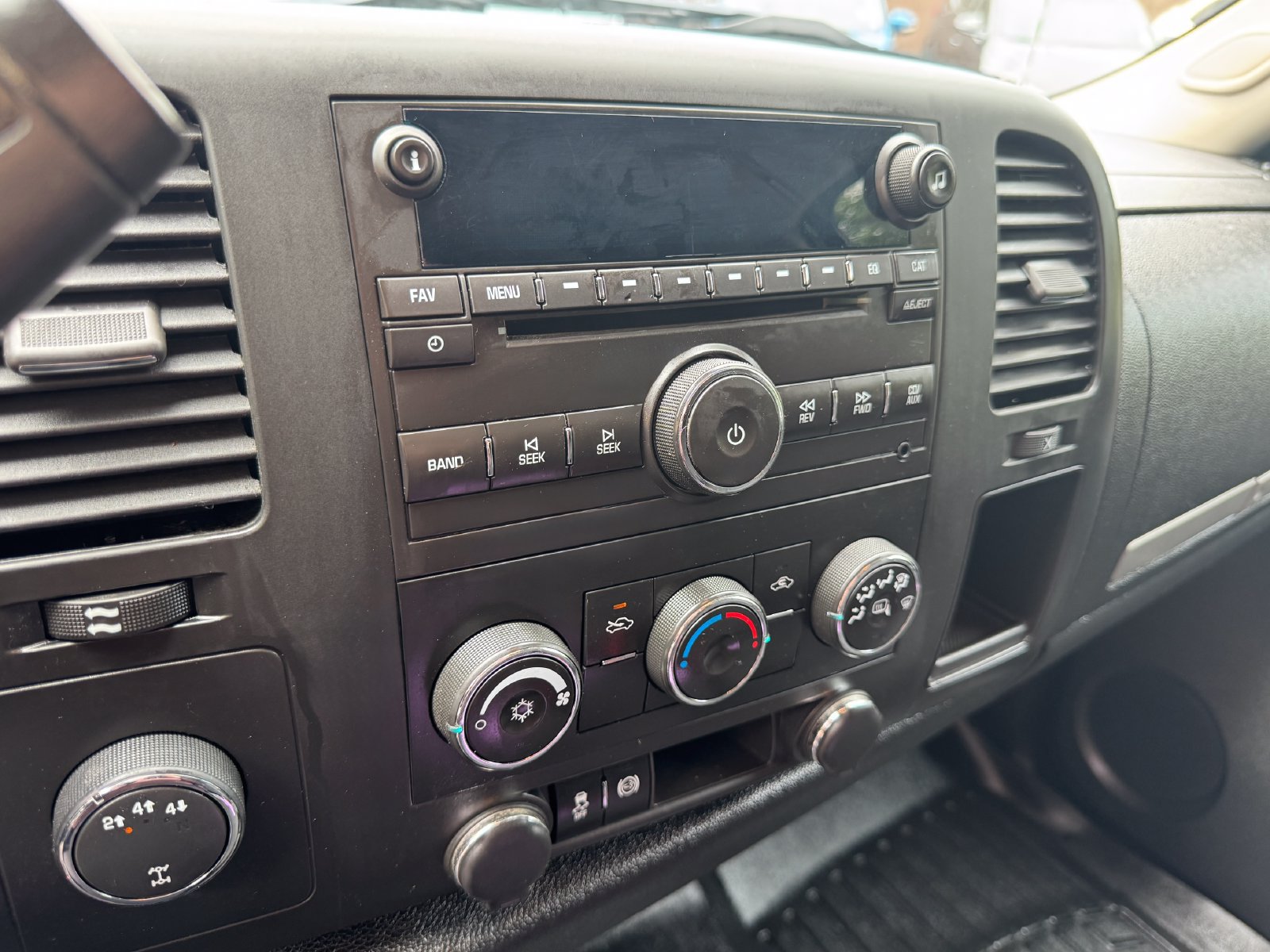 Used 2014 Chevrolet Silverado 2500 LT AWD/4WD image 21
