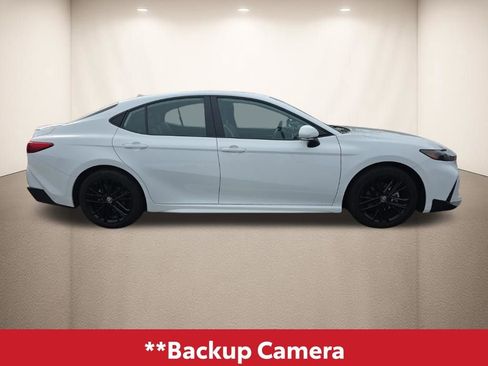 Used 2025 Toyota Camry SE w/ Multimedia Upgrade Package image 4