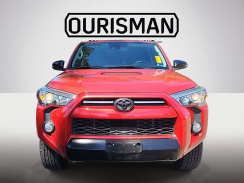 Used 2020 Toyota 4Runner Venture w/ Moonroof Package AWD/4WD image 2