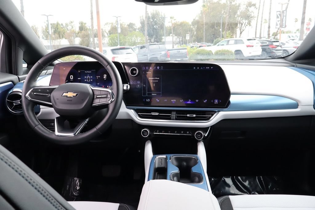 Used 2026 Chevrolet Equinox EV LT FWD image 27